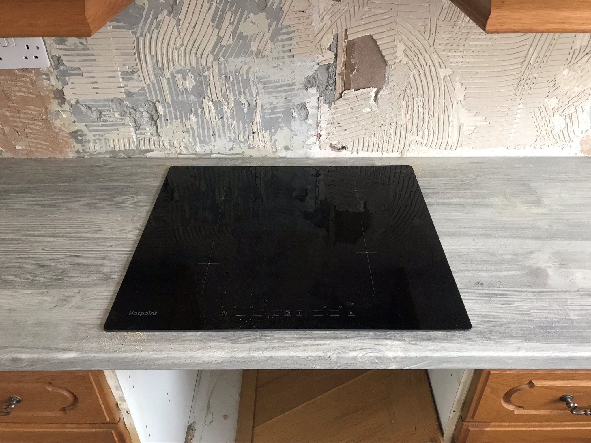 Integrated hob for Kitchen Carpentry Install